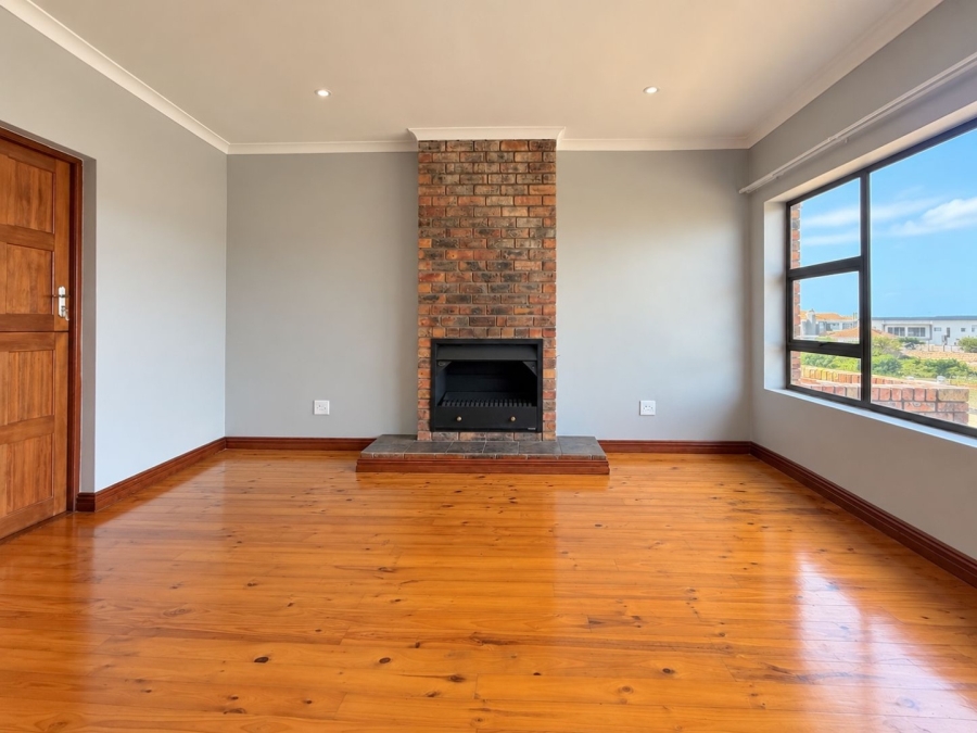 4 Bedroom Property for Sale in Bluewater Bay Eastern Cape